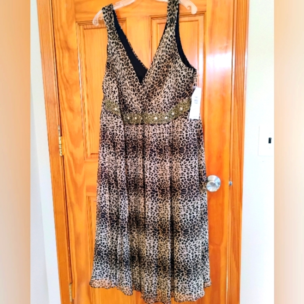 Signature woman, dress sz 22W, NEW with tags